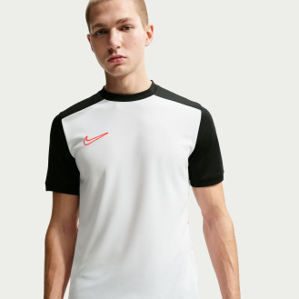 Short de futbol Nike...