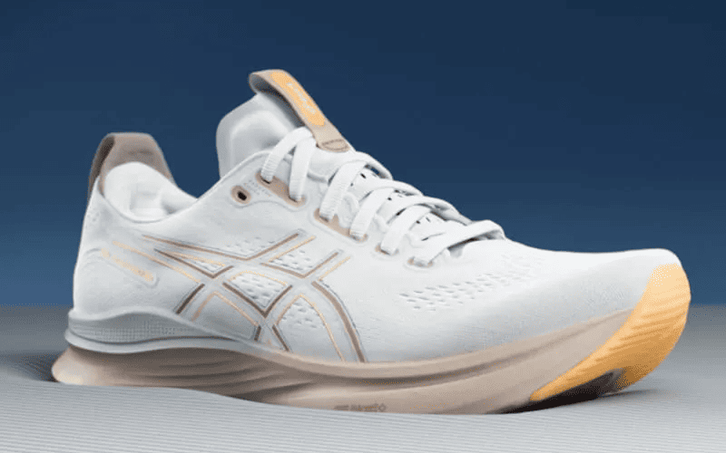 ASICS GEL-Kayano 32: estabilidad avanzada para corredores exigentes