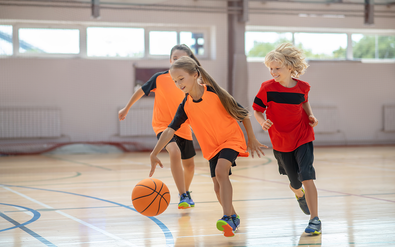 Baloncesto infantil: actividades para que los más pequeños no pierdan el ritmo