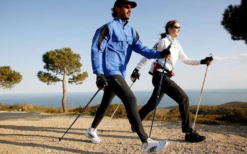 Nordic Walking: qué es, beneficios y cómo practicarlo correctamente