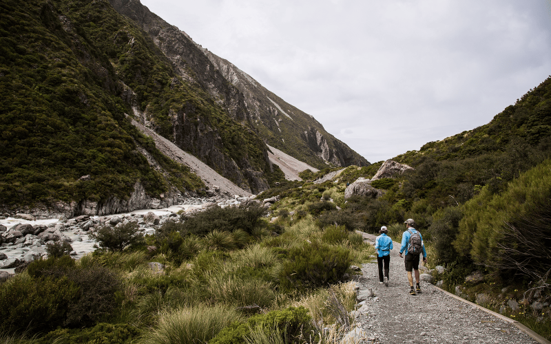 Ruta de senderismo en primavera: cómo aprovechar el buen tiempo para disfrutar de la montaña